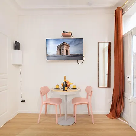 Guestrust- Arc De Triomphe Corail Apartment Paris Exterior photo